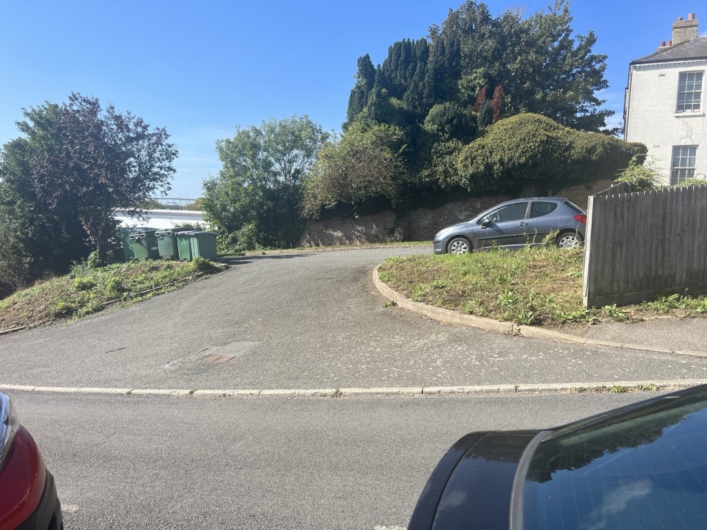 Lot: 132 - PERIOD FREEHOLD BLOCK OF SIX FLATS WITH OFF STREET PARKING - Hay House - Off Street parking